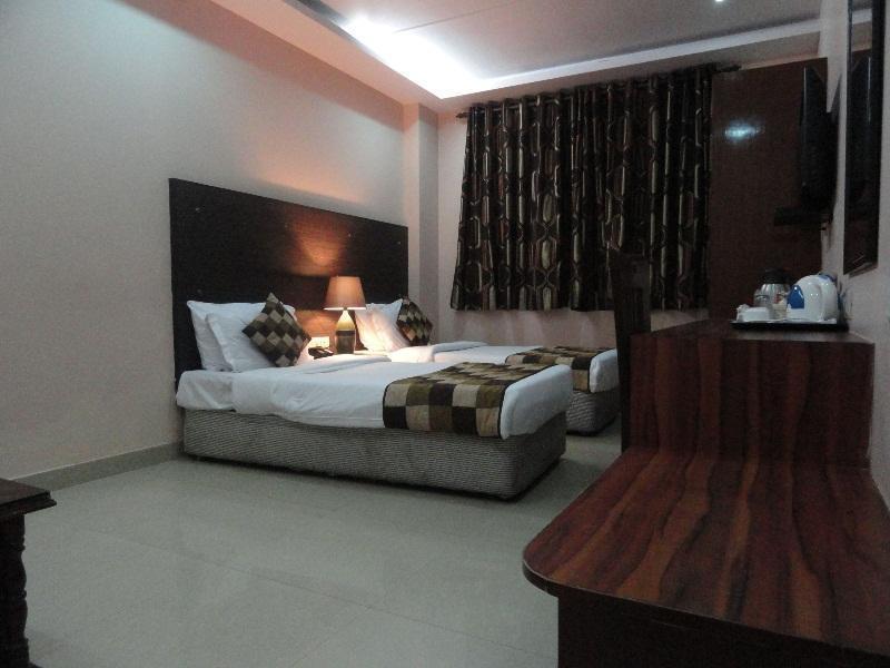Hotel Kyron Делі Екстер'єр фото