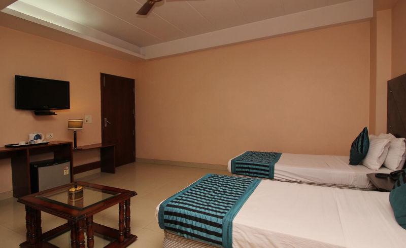 Hotel Kyron Делі Екстер'єр фото